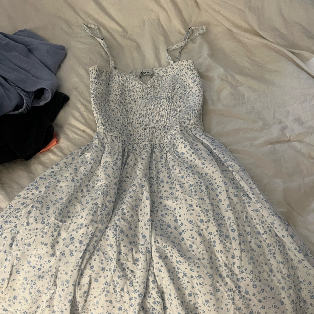 Hollister Blue and White Floral Top
